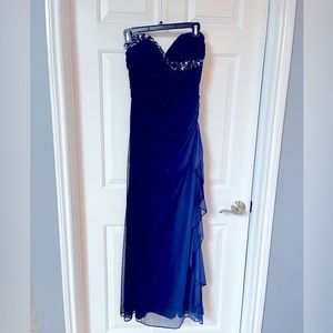 Formal Dress Blue Ombre, Size 3 Sweetheart Neckline beaded/Strapless